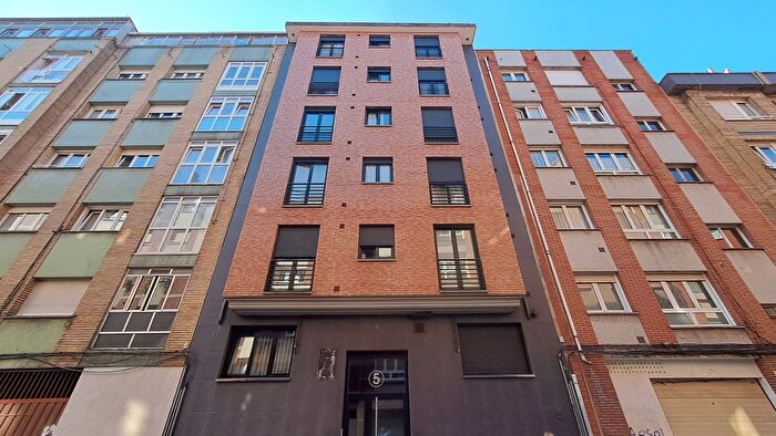 Casas en venta y pisos alquiler - 1