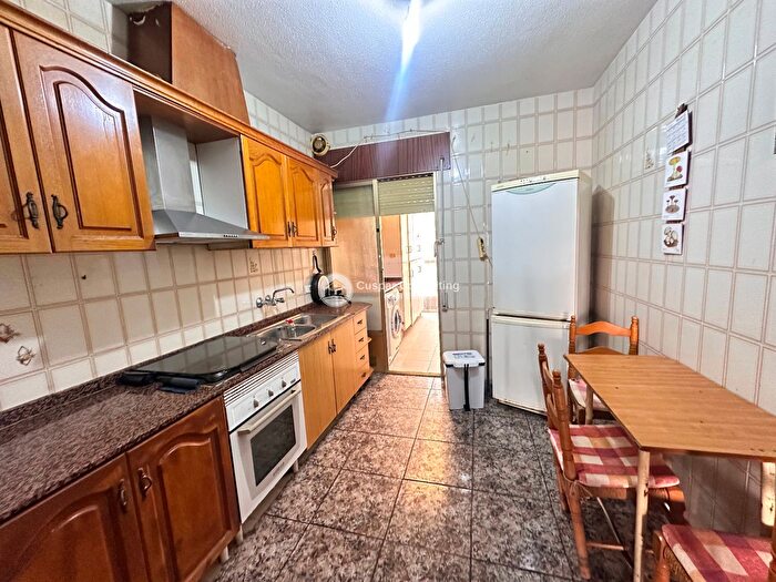 Casas en venta y pisos alquiler - 3
