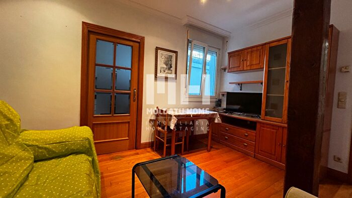 Casas en venta y pisos alquiler - 1