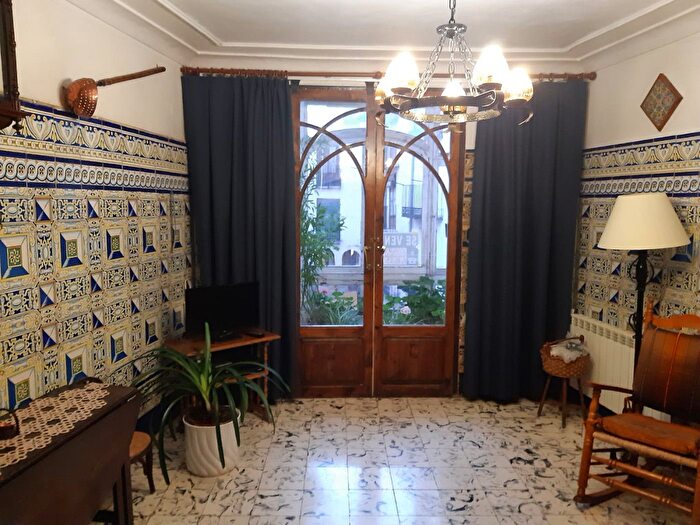 Casas en venta y pisos alquiler - 1