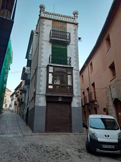 Casas en venta y pisos alquiler - 2