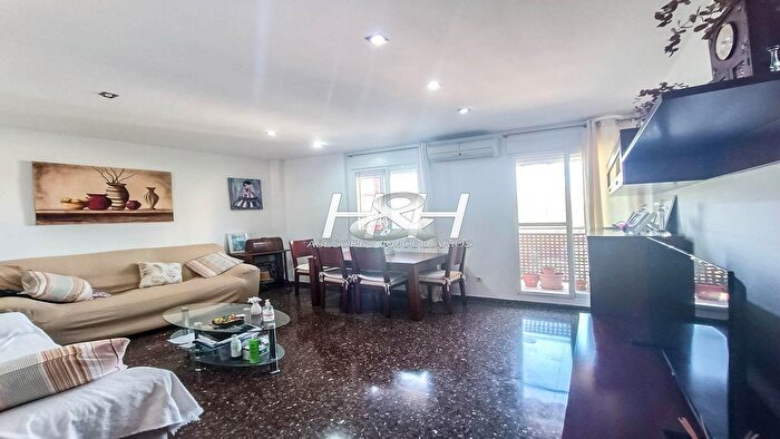 Piso en venta en El Castell, Burjassot de 3 habitaciones