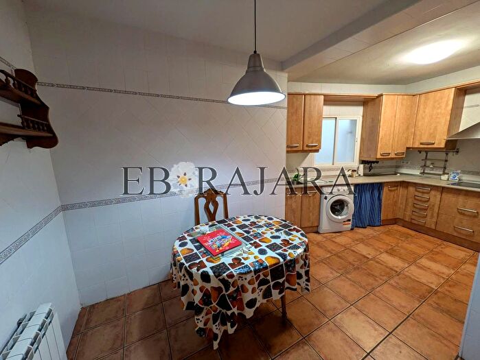 Casas en venta y pisos alquiler - 3
