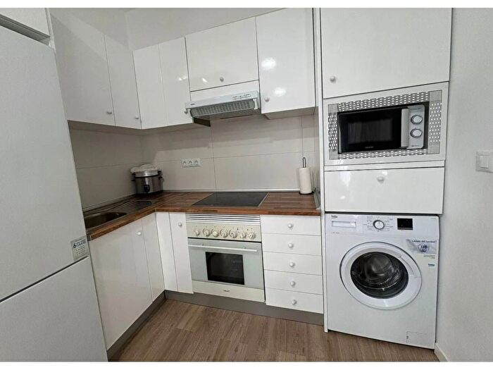 Casas en venta y pisos alquiler - 1