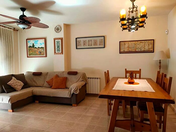 Casas en venta y pisos alquiler - 2