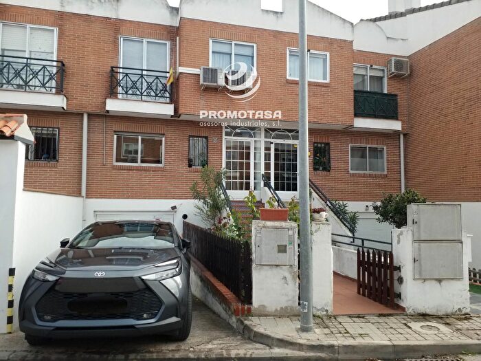 Casa en venta en Centro, Arganda del Rey de 4 habitaciones