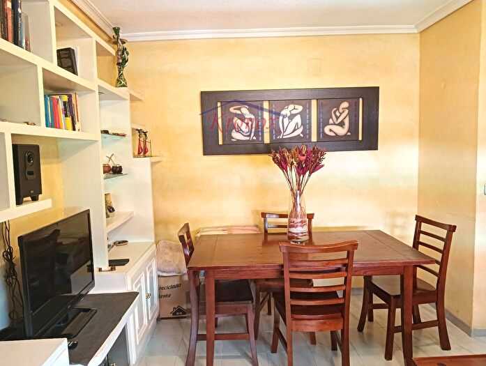 Casas en venta y pisos alquiler - 2