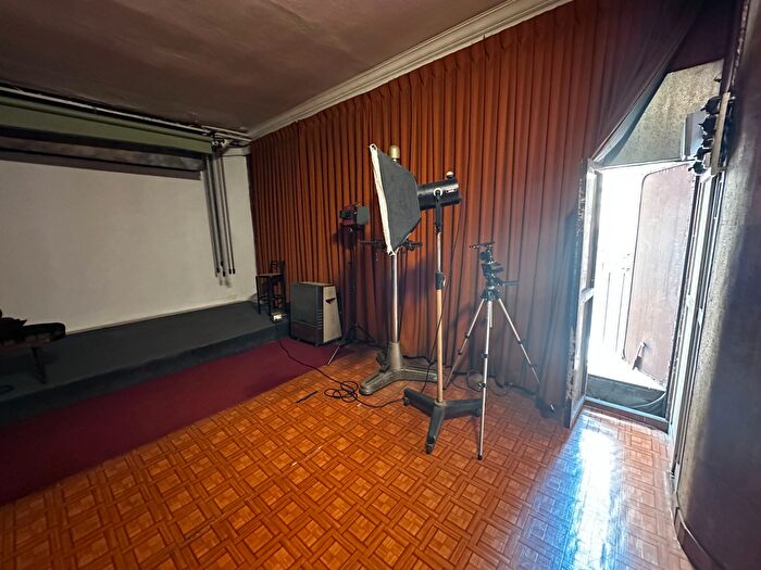 Casas en venta y pisos alquiler - 2