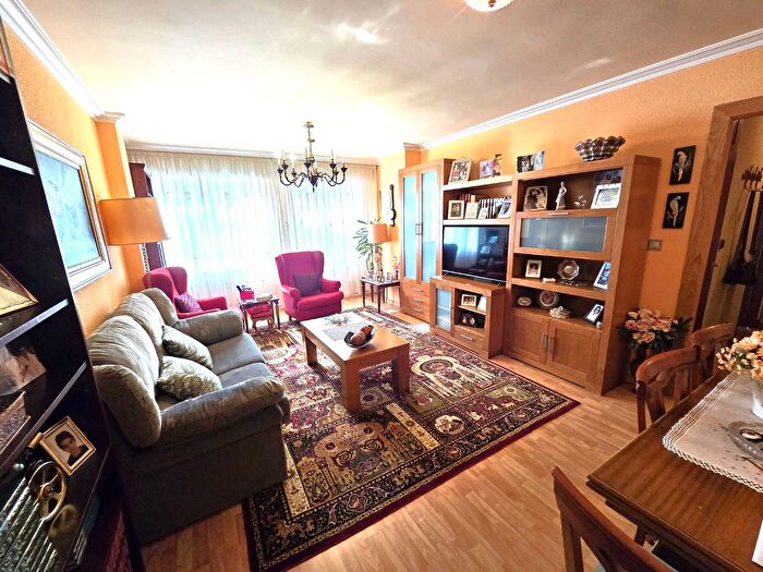 Piso en venta en Capiscol Gamonal, Gamonal San Bruno G de 4 habitaciones
