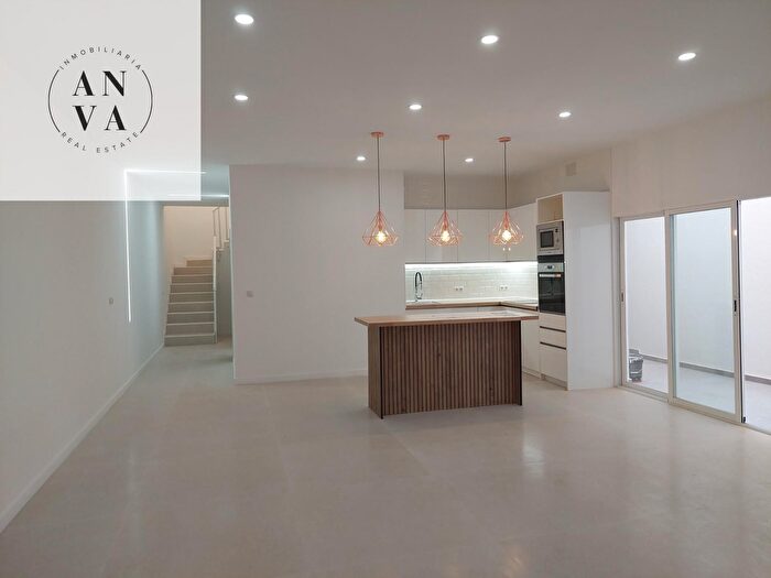 Casas en venta y pisos alquiler - 3