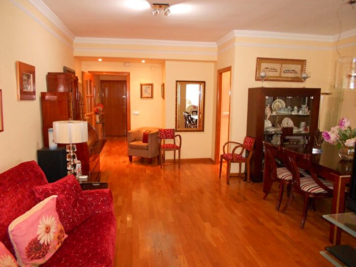 Casas en venta y pisos alquiler - 1