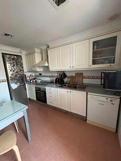 Casas en venta y pisos alquiler - 2