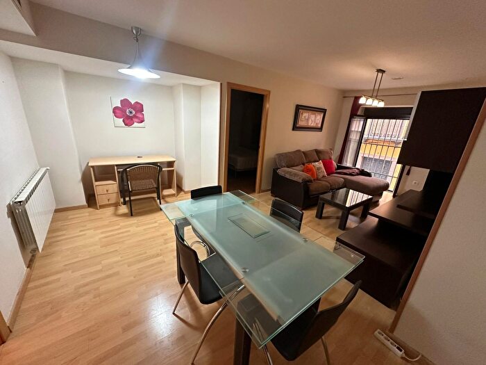 Casas en venta y pisos alquiler - 2
