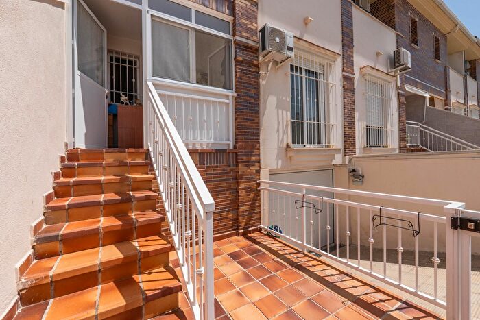 Casas en venta y pisos alquiler - 2