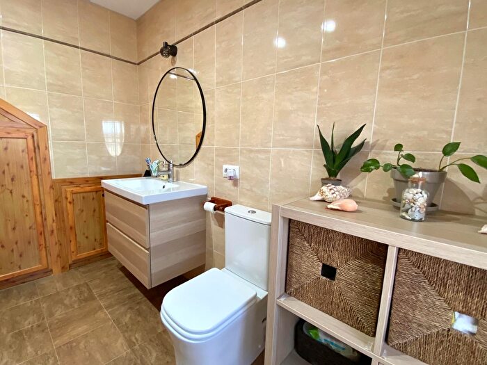 Casas en venta y pisos alquiler - 2