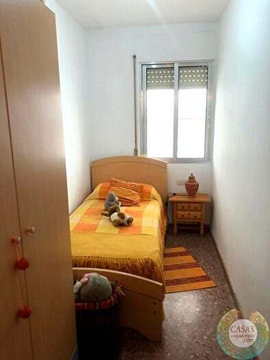 Casas en venta y pisos alquiler - 3