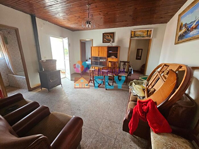 Casas en venta y pisos alquiler - 3