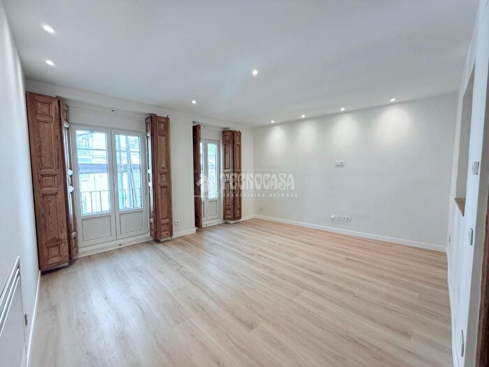 Casas en venta y pisos alquiler - 1