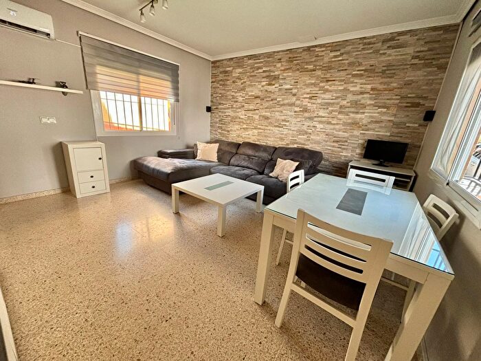 Casas en venta y pisos alquiler - 1