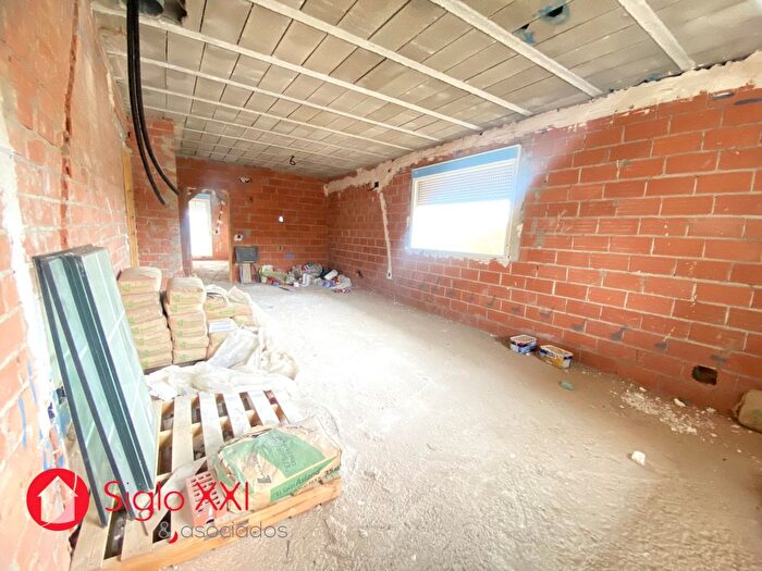 Casas en venta y pisos alquiler - 3