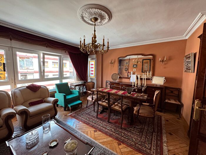 Casas en venta y pisos alquiler - 1