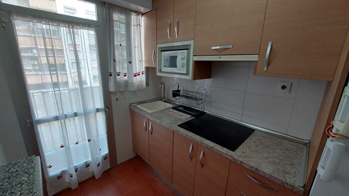 Casas en venta y pisos alquiler - 3