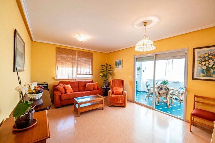 Casas en venta y pisos alquiler - 3