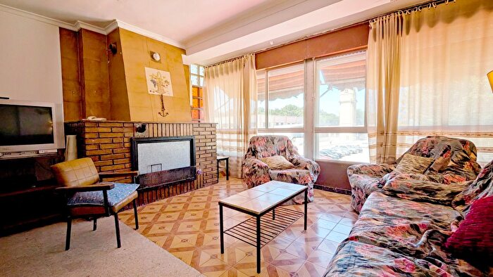Casas en venta y pisos alquiler - 1