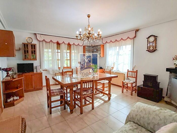 Casas en venta y pisos alquiler - 2