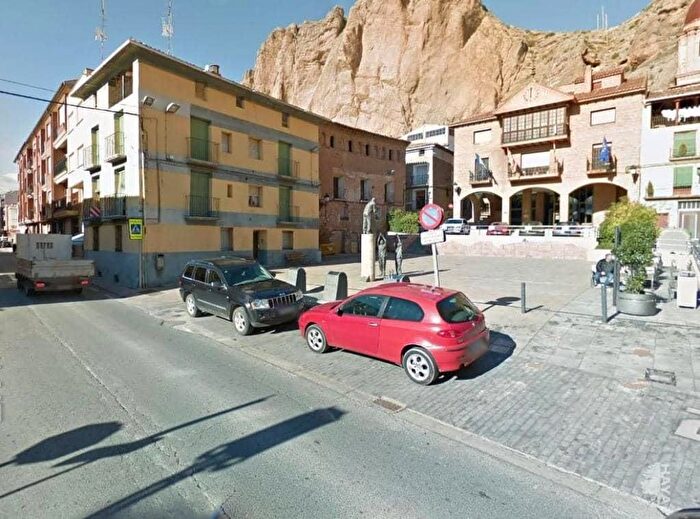 Casas en venta y pisos alquiler - 2