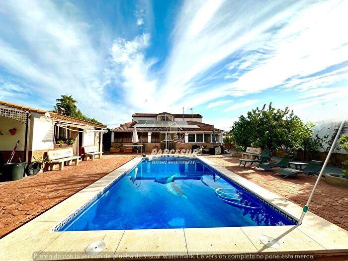 Casa en venta en Periurbano Oeste Sierra, El Higuerón de 3 habitaciones