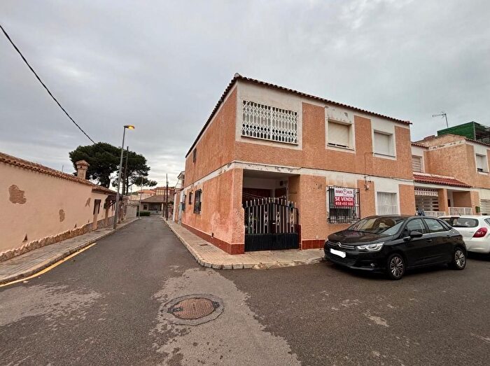 Casas en venta y pisos alquiler - 1