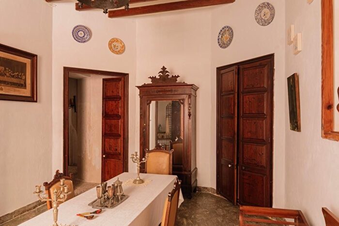 Casas en venta y pisos alquiler - 3