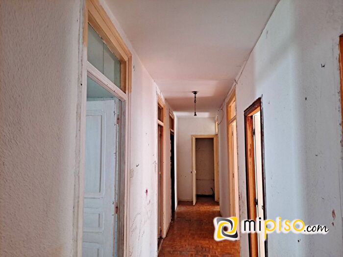 Casas en venta y pisos alquiler - 1