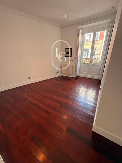 Piso en alquiler en Centro, Justicia Chueca de 2 habitaciones