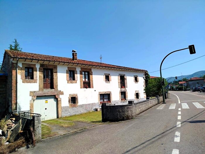 Casa en venta en Villafufre, Cantabria de 4 habitaciones