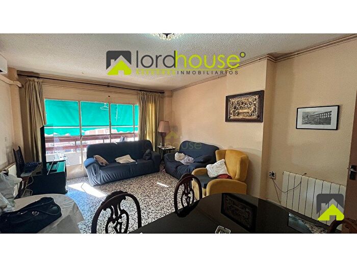 Casas en venta y pisos alquiler - 1
