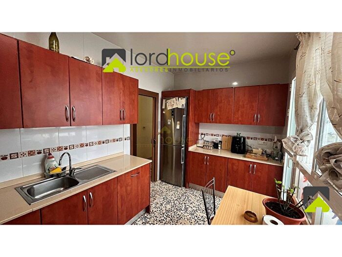 Casas en venta y pisos alquiler - 3