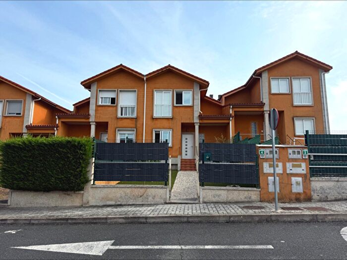 Casa en venta en O Pereiro de Aguiar, Ourense de 3 habitaciones