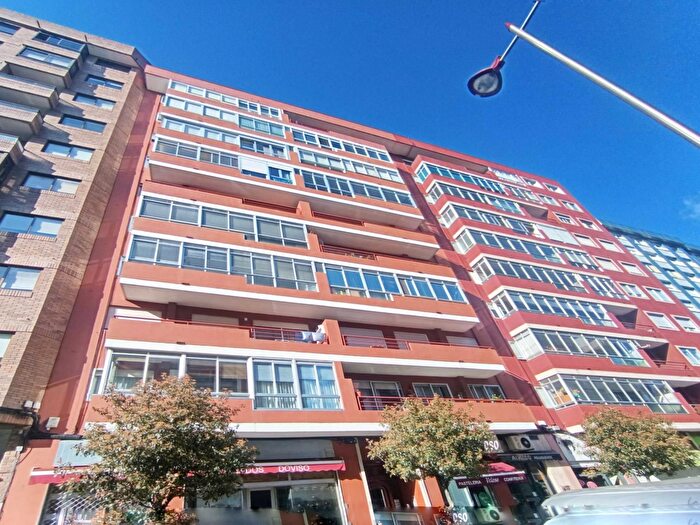 Casas en venta y pisos alquiler - 2