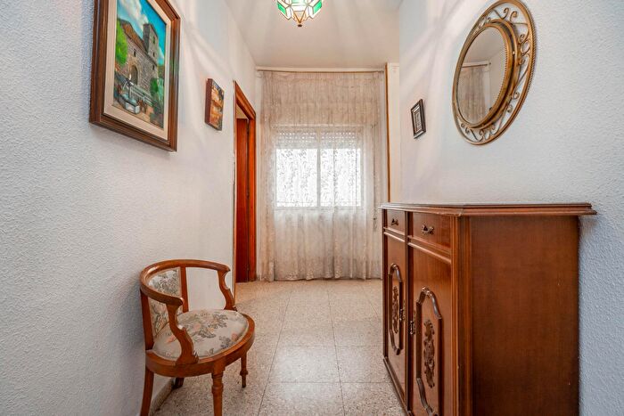 Casas en venta y pisos alquiler - 3