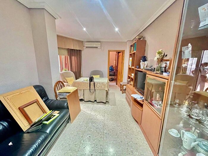 Casas en venta y pisos alquiler - 1