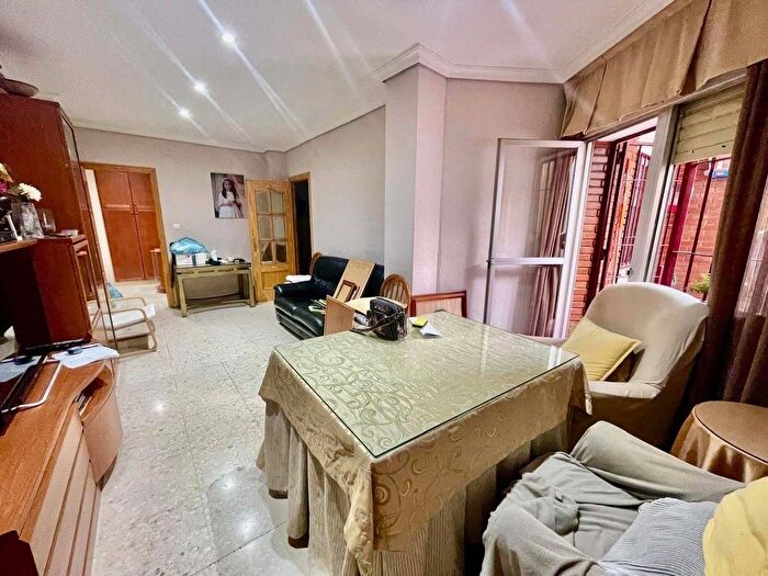 Casas en venta y pisos alquiler - 2