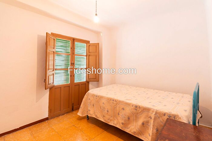 Casas en venta y pisos alquiler - 3