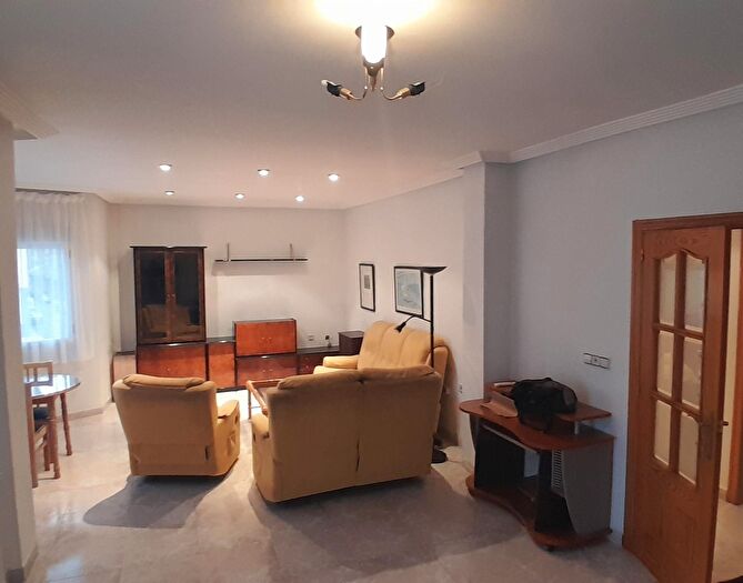Casas en venta y pisos alquiler - 3