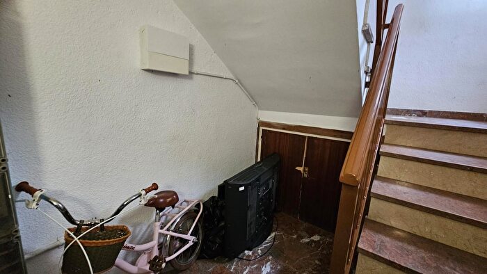 Casas en venta y pisos alquiler - 2
