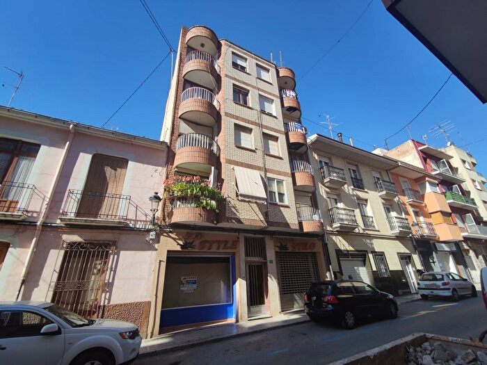 Casas en venta y pisos alquiler - 1