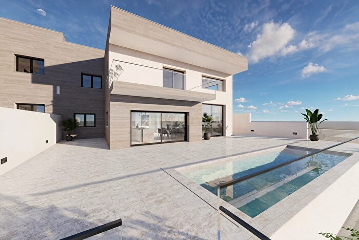 Casa en venta en Altos de la Zubia, La Zubia de 4 habitaciones