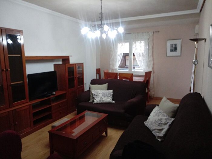 Casas en venta y pisos alquiler - 1