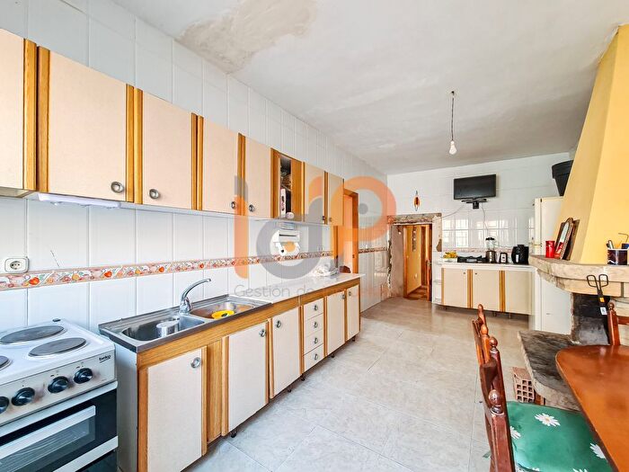 Casas en venta y pisos alquiler - 3